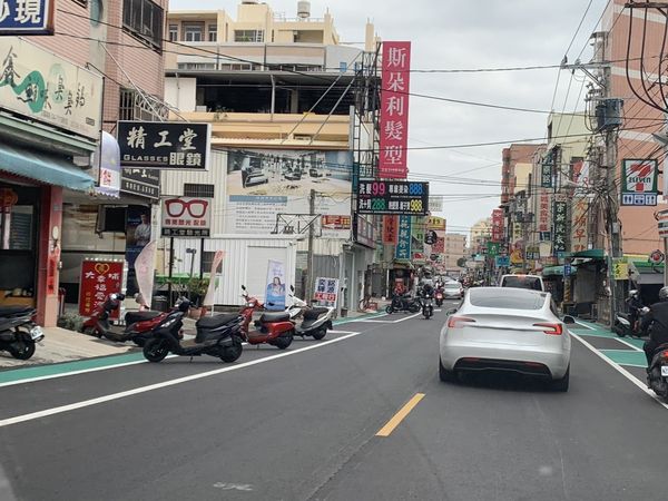 ▲彰化大埔路人行道標線已上路。（圖／民眾提供）