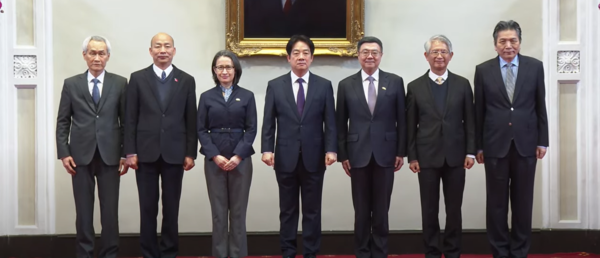 ▲▼總統與五院國政會商大合照。（圖／總統府直播）