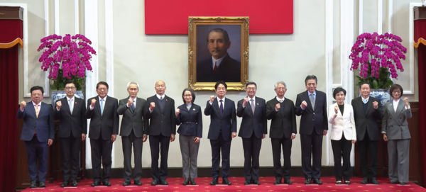 ▲▼總統與五院國政會商大合照。（圖／總統府直播）