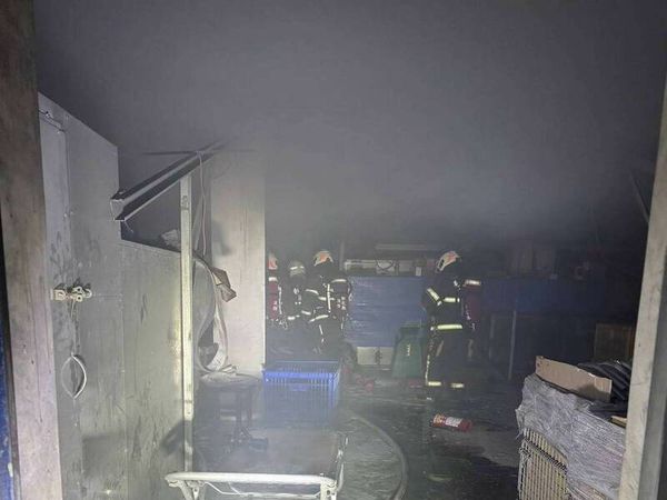 ▲彰化伸港鄉1間五金加工廠集塵室發生火災。（圖／消防提供）
