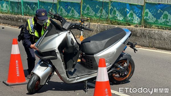 ▲女騎士逆向闖100m...對撞Gogoro噴飛　目擊者：她就暈倒了。（圖／記者許權毅攝）