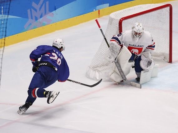 ▲▼中華男子冰球隊在亞冬運擊敗泰國隊，取得小組賽首勝。（圖／中華奧會提供）