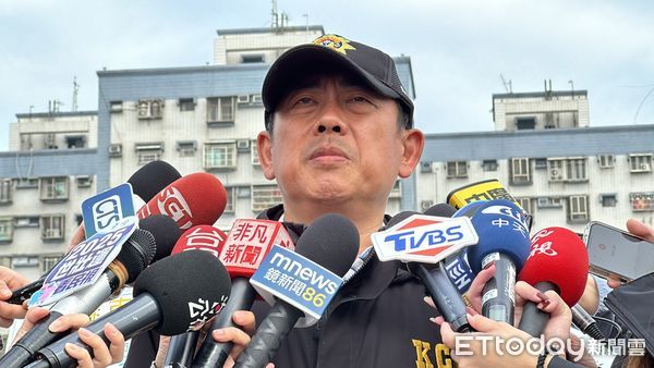 ▲▼ 前鎮河6天尋獲23屍塊！警方架設攔截網　全力防止屍塊飄向外海。（圖／記者賴文萱攝）