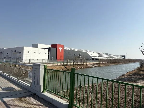 ▲▼特斯拉上海儲能超級工廠投產　開工至今僅9個月。（圖／翻攝上觀新聞）