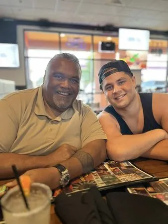 ▲▼彼得土亞索索普。（圖／翻攝自IMDb／Manoah Peter Tuiasosopo）