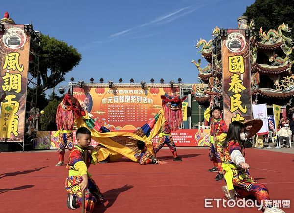 ▲台南市政府教育局11日於鹽水區武廟廣場辦理「大台南囡仔仙拚仙」藝術團隊表演活動。（圖／記者林東良翻攝，下同）