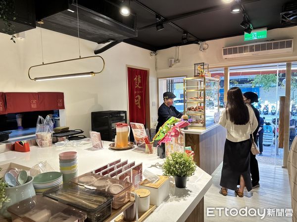 ▲▼雙月食品社創始青鳥店。（圖／記者蕭筠攝）