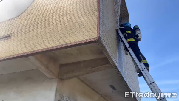 ▲▼雲林褒忠火警，1女送醫插管搶救。（圖／記者游瓊華翻攝）