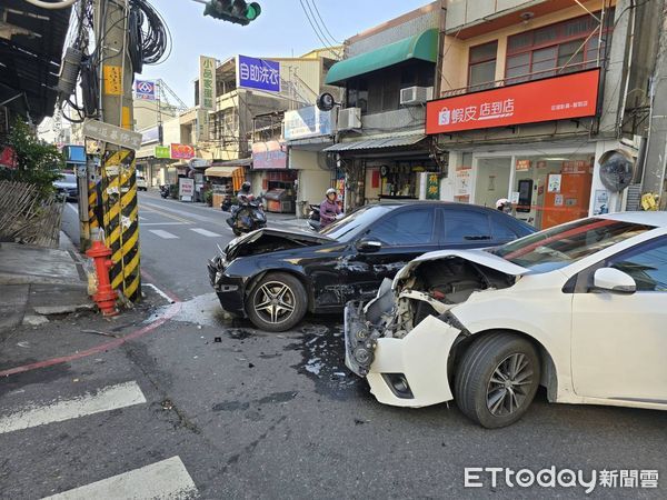 ▲▼    彰化賓士車與轎車路口對撞         。（圖／記者唐詠絮翻攝）