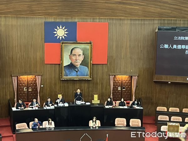 ▲▼立法院長韓國瑜宣布選罷法覆議案表決結果。（圖／記者杜冠霖攝）