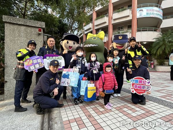 ▲▼新北警因應開學日啟動護童勤務，嚴格執行取締交通違規             。（圖／記者陳以昇翻攝）
