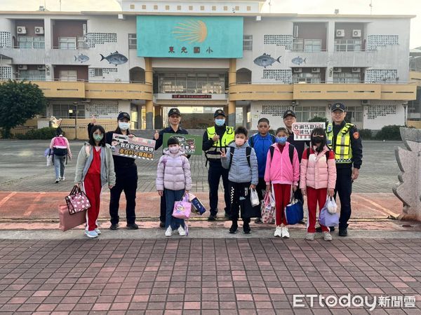 ▲東港警分局啟動「護童勤務」             。（圖／記者陳崑福翻攝）