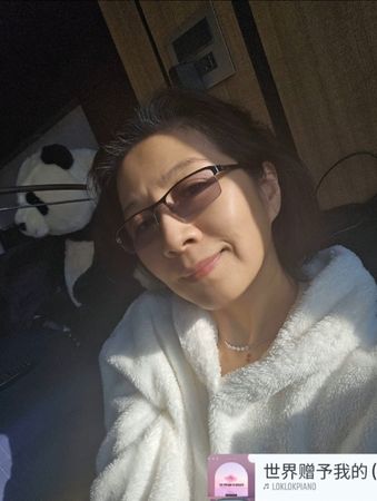 ▲方文琳曬出白髮自拍照。（圖／翻攝自Facebook／方文琳）