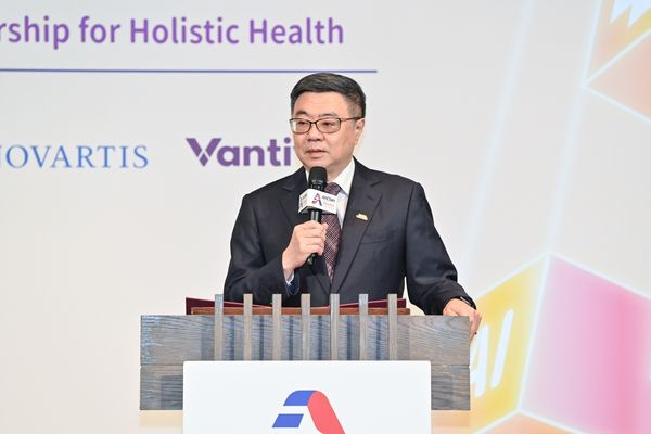 ▲▼行政院長卓榮泰出席「2025 健康台灣樂齡論壇：公私協力促進全人健康」開幕典禮。（圖／行政院提供）