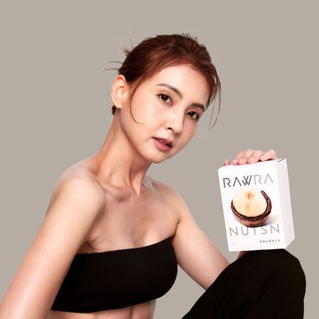 ▲韋汝宣布推出自創健康食品品牌《RAW》。（圖／健康食品RAW ）