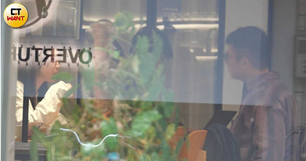 開放追求1／程予希約會斯文男　猛聊兩小時停不下來