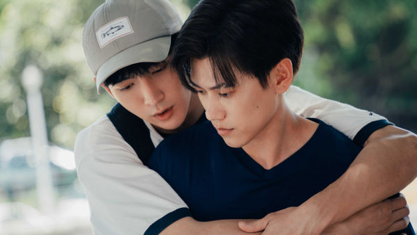 毛弟（右）跟黃宏軒在BL劇《關於未知的我們》組CP，在海外收穫許多粉絲，不過戲散後卻傳出雙方不合。（圖／結果娛樂）