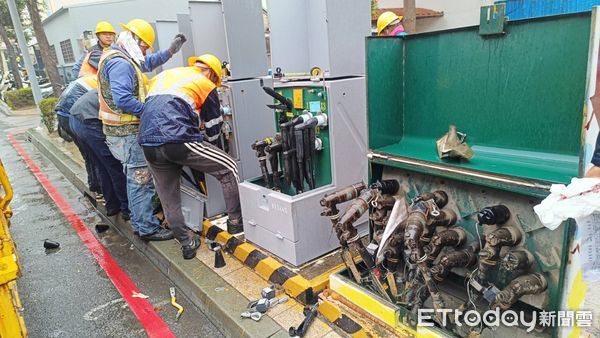 ▲▼金門因更換陳舊變壓器停電，138用電戶受影響。（圖／記者林名揚翻攝）