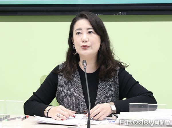 ▲▼民進黨團時事回應 記者會 回應稅收超徵 總預算覆議 相關 吳思瑤。（圖／記者屠惠剛攝）