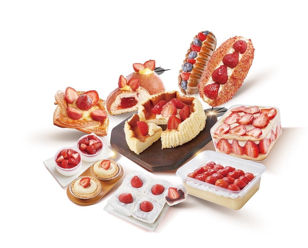▲▼賣場及超商推出草莓季粉嫩系甜點、零食。（圖／業者提供）