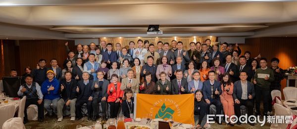 ▲崑山科技大學在李天祥校長積極用心籌劃與帶領下，2月8日於台南遠東香格里拉國際大飯店盛大舉行晚宴活動，除了成立傑出校友聯誼會，更發起募款餐會。（圖／記者林東良翻攝，下同）