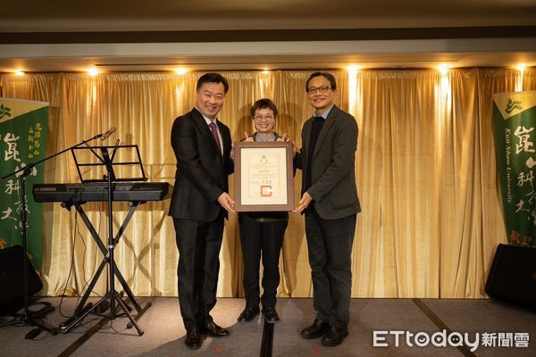 ▲崑山科技大學在李天祥校長積極用心籌劃與帶領下，2月8日於台南遠東香格里拉國際大飯店盛大舉行晚宴活動，除了成立傑出校友聯誼會，更發起募款餐會。（圖／記者林東良翻攝，下同）