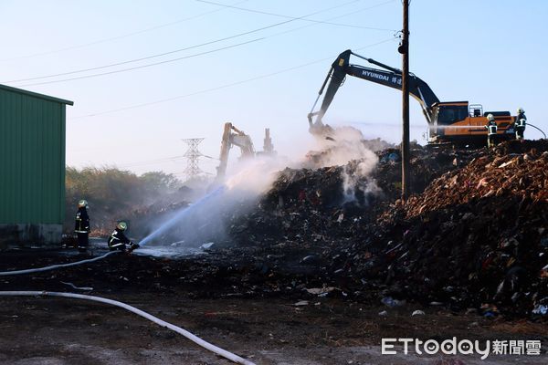 ▲苗栗市垃圾掩埋場廢棄物堆置區，前年11月發生大火，法官認定禍首是台電公司，判決賠償市公所60萬      。（圖／記者楊永盛翻攝）