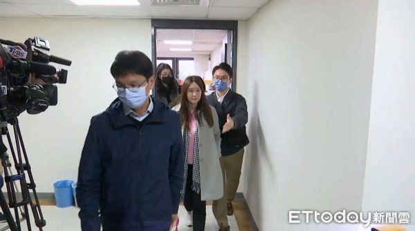 ▲▼陳怡君議員遭搜索。（圖／記者陳家豪攝）