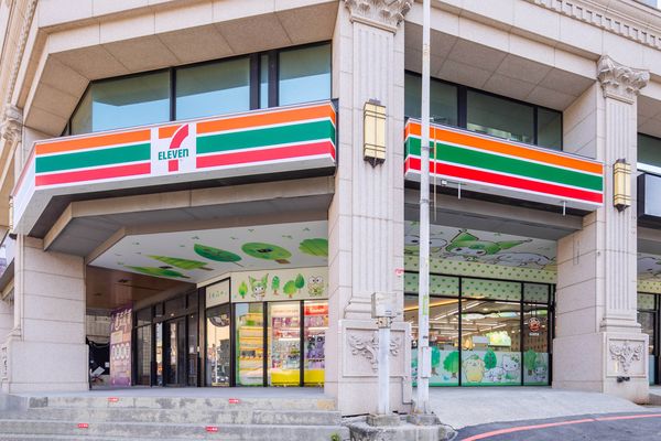 ▲▼7-11首間「三麗鷗綠色主題店」台南登場。（圖／業者提供）