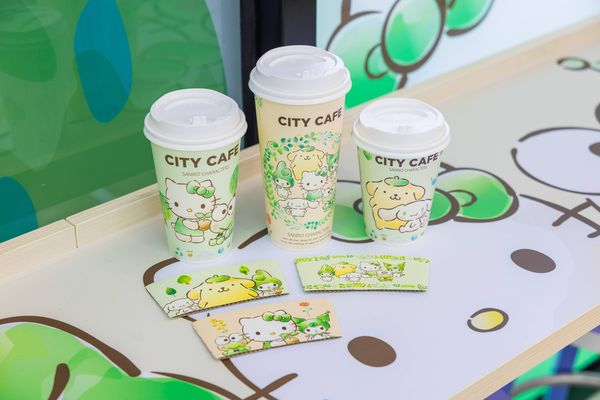 ▲▼7-11首間「三麗鷗綠色主題店」台南登場。（圖／業者提供）