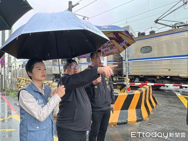 ▲▼   解決水上中興平交道阻塞 蔡易餘提新闢平面道引流   。（圖／記者翁伊森翻攝）