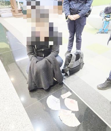 ▲航警局於本月8日晚間在桃園機場查獲遺失錢包案，陳姓男子侵占3萬餘元現金，航警及時在其搭機赴美前查獲到案。（圖／航警局提供）