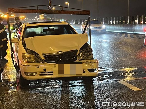 ▲2023年彰化國3南向彰化路段發生追撞釀火燒車1駕駛死亡。（圖／ETtoday資料照）