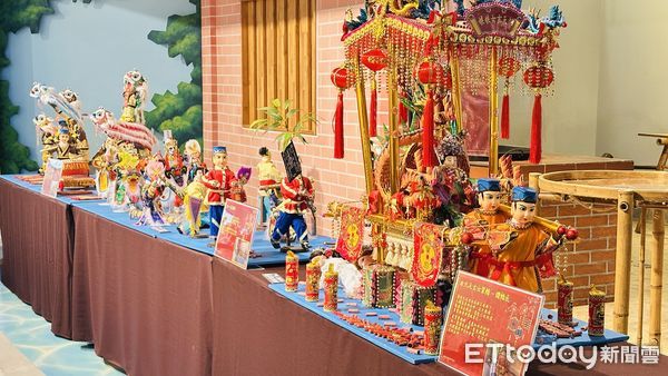 ▲黑橋牌香腸博物館結合地方文化推出「匠心紙藝-民俗文化展」。（圖／記者林東良翻攝，下同）