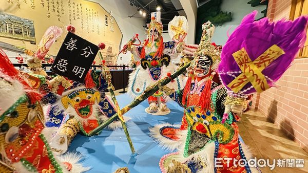 ▲黑橋牌香腸博物館結合地方文化推出「匠心紙藝-民俗文化展」。（圖／記者林東良翻攝，下同）