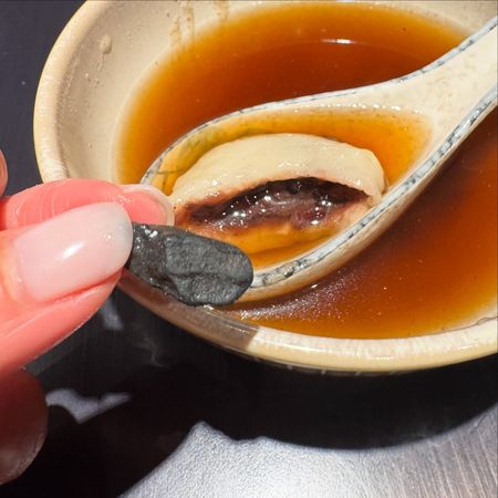 ▲▼蔡逸帆元宵嗑湯圓「吃出一顆大石頭」。（圖／翻攝自Facebook／蔡逸帆 - 瘋順媽咪）