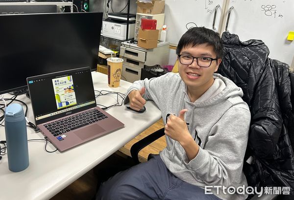 ▲24歲青年鄭宇宏，透過勞動部產業新尖兵的「大數據與半導體技術人才培訓班」，訓後即錄取科技公司AI工程師、月薪上看5萬元，成功躍升超夯AI新貴。（圖／記者林東良翻攝，下同）