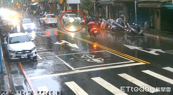 ▲▼吳男開瑞典坦克逆向撞飛騎士，趁救護人員將騎士送醫時肇事逃逸，吳男隨後又追撞另一部小客車後被逮捕             。（圖／記者陳以昇翻攝）