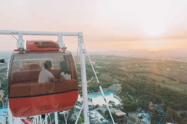 ▲▼麗寶情人節住宿3999元　天空之夢摩天輪祭雙人優惠。（圖／業者提供）
