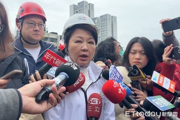▲▼台中新光三越氣爆，市長盧秀燕辦公感受到明顯震動。（圖／記者許權毅攝）