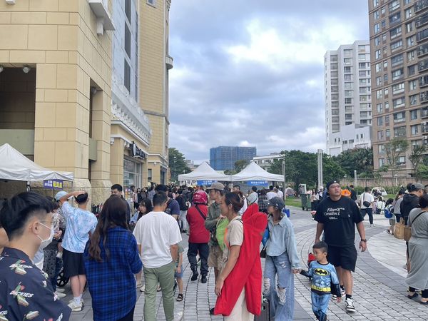 ▲台茂購物中心「無人機群飛秀」，2/28至3/2連續3天則規劃「228連假市集」。（圖／業者提供）