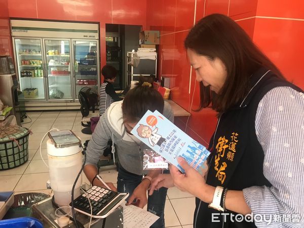 ▲▼保力達B、維士比不是一般的提神飲料，而是「指示用藥」，必須在有藥師或藥劑生駐店的藥局販售。（圖／花蓮衛生局提供，下同）