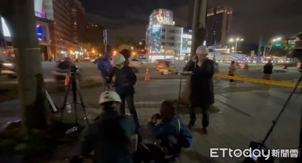▲NHK也來台中採訪氣爆現場。（圖／民眾提供）