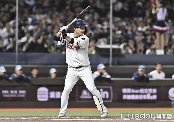 ▲▼台韓交流賽，韓職樂天巨人孫皓塋。（圖／記者李毓康攝）
