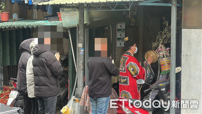 快訊/遭碎屍魔殘忍「剪刀分屍」 張婦家屬帶法師現場招魂