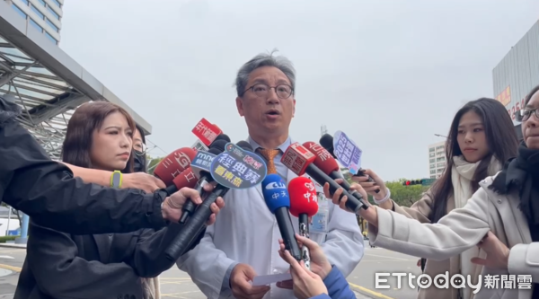 ▲▼台中新光三越氣爆，中港澄清醫院副院長黃仁杰說明傷況。（圖／民眾提供）