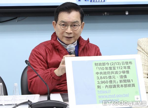 ▲▼國民黨團召開 只許政府亂花錢 不許人民小確幸 記者會  王鴻薇 賴士葆。（圖／記者屠惠剛攝）