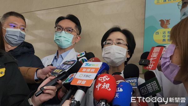 ▲▼新光三越氣爆，中國醫大說明2歲澳門籍女童傷況。（圖／記者游瓊華攝）