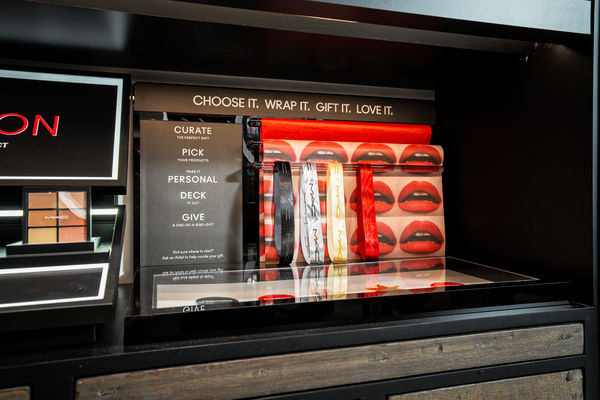 ▲▼M.A.C大稻埕概念店。（圖／品牌提供）