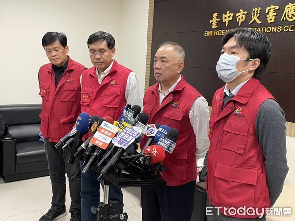 ▲台中消防局出動熱顯像儀搜救，消防局長孫福佑表示，未發揮功能。（圖／記者鄧木卿攝）
